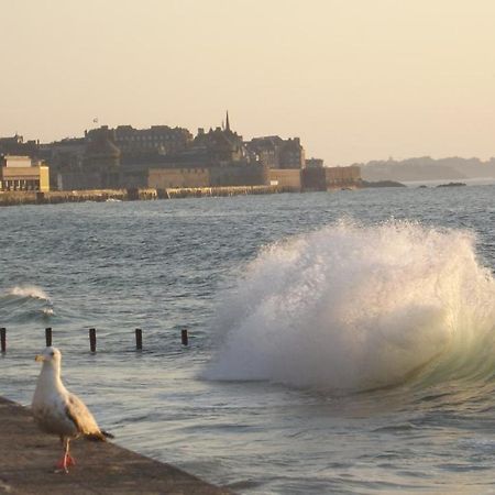 Appartement T2 ,Parking Prive,Terrasse, 10 Mns A Pieds De La Cite Corsaire Et Ses Plages Saint-Malo Exterior foto