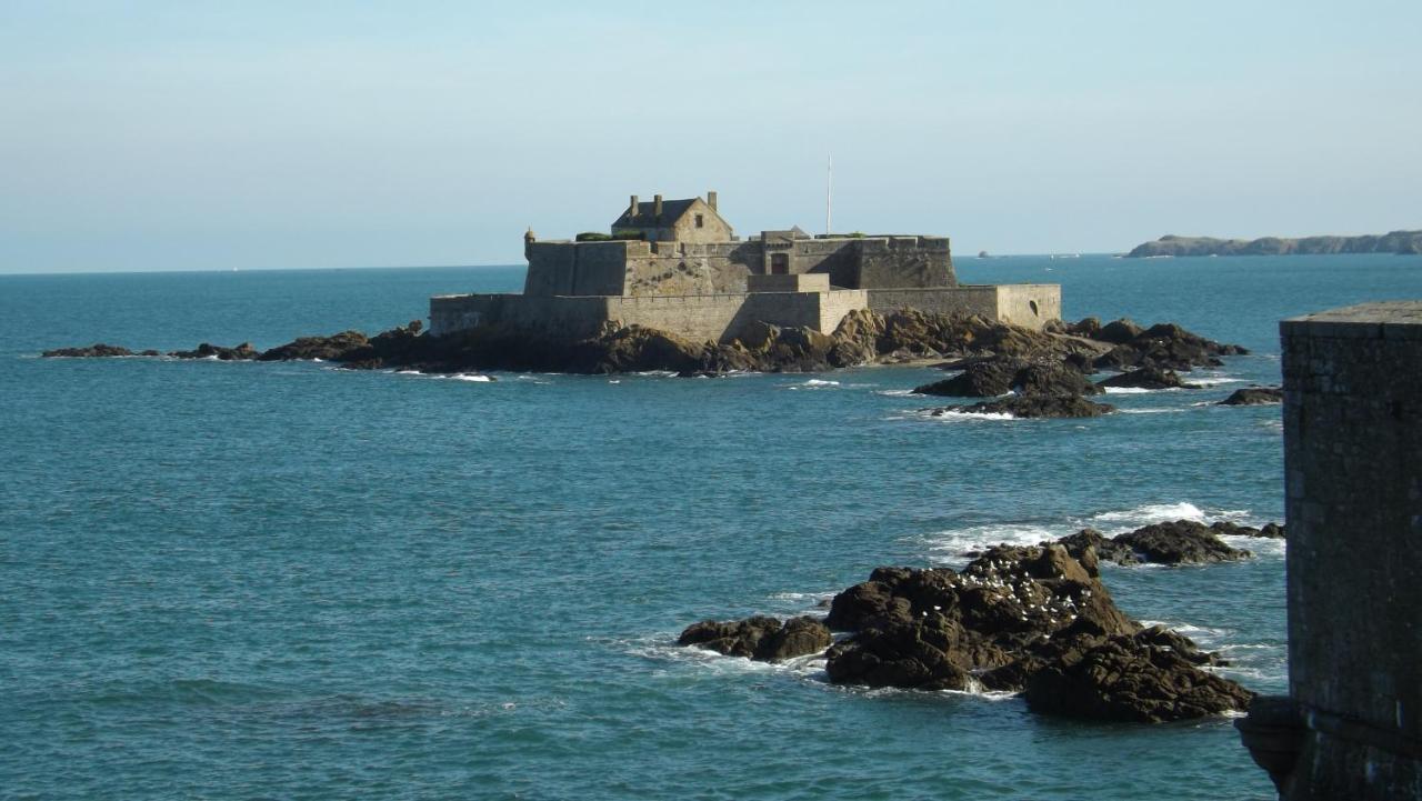 Appartement T2 ,Parking Prive,Terrasse, 10 Mns A Pieds De La Cite Corsaire Et Ses Plages Saint-Malo Exterior foto
