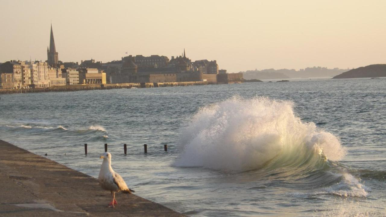 Appartement T2 ,Parking Prive,Terrasse, 10 Mns A Pieds De La Cite Corsaire Et Ses Plages Saint-Malo Exterior foto