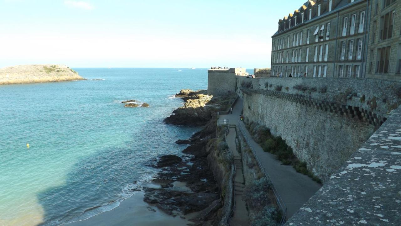 Appartement T2 ,Parking Prive,Terrasse, 10 Mns A Pieds De La Cite Corsaire Et Ses Plages Saint-Malo Exterior foto